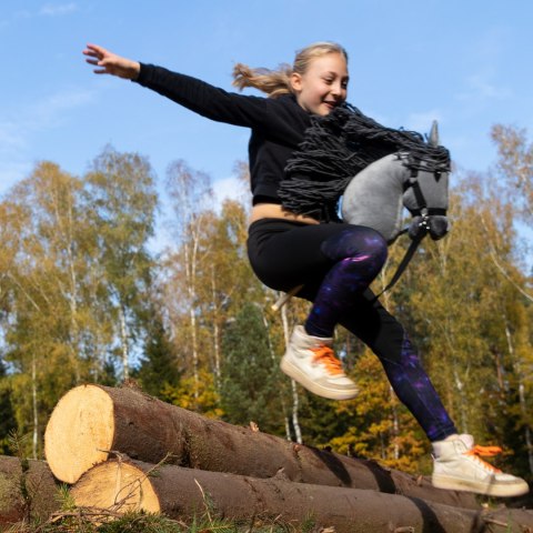 Hobby horse Skippi koń na kiju duży A3 kantar